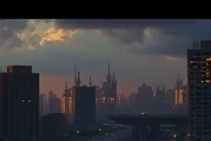 《春山慢》第一集清晨山谷剧照，薄雾漫过茶垄与石阶